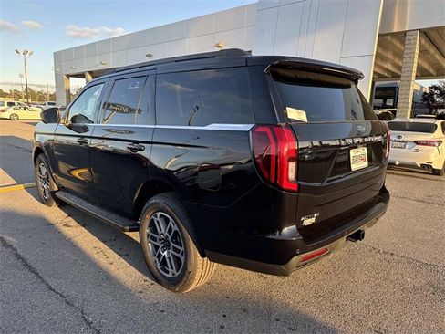 New 2025 Ford Expedition Active image 6