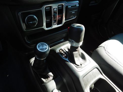 Used 2023 Jeep Wrangler Unlimited w/ Cold Weather Group AWD/4WD image 23
