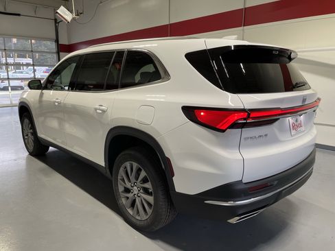 New 2026 Buick Enclave Preferred image 6