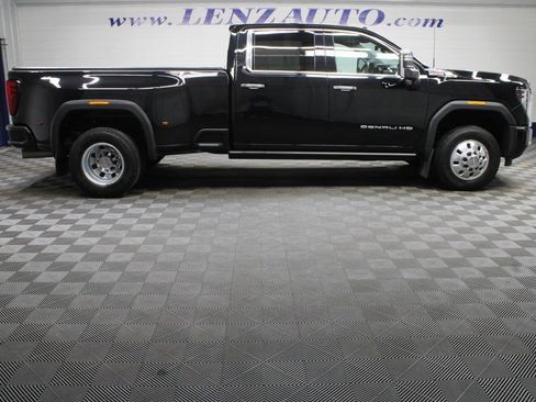 Used 2024 GMC Sierra 3500 Denali w/ Denali Reserve Package AWD/4WD image 2