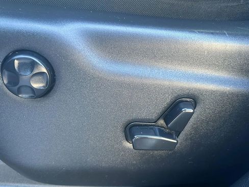 Used 2015 Jeep Grand Cherokee Limited w/ Luxury Group II image 21