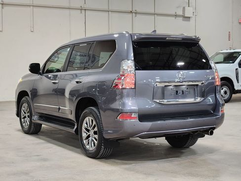 Used 2017 Lexus GX 460 Luxury w/ Preferred Accessory Package image 11
