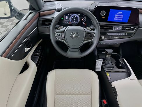 New 2025 Lexus ES 300h w/ Premium Package image 24