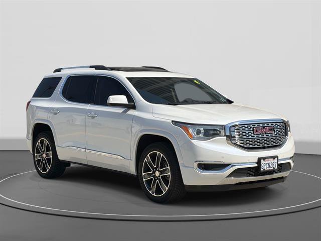 Used 2019 GMC Acadia Denali w/ Technology Package FWD image 3