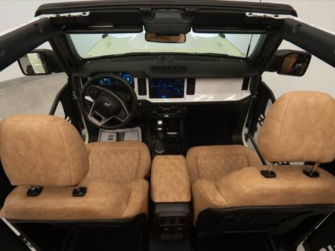 Used 2025 Ford Bronco Badlands AWD/4WD image 46