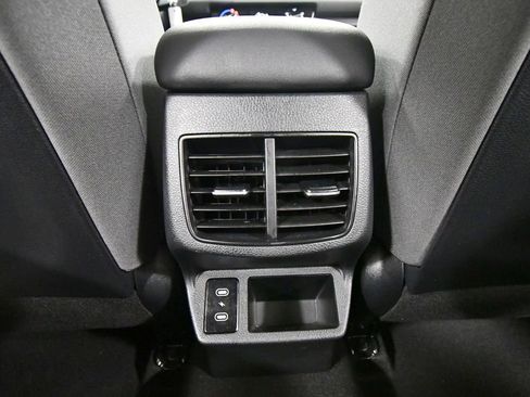 Certified 2026 Kia Seltos LX AWD/4WD image 16