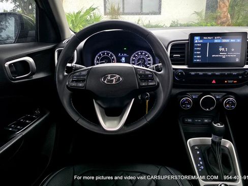 Used 2022 Hyundai Venue SEL FWD image 29