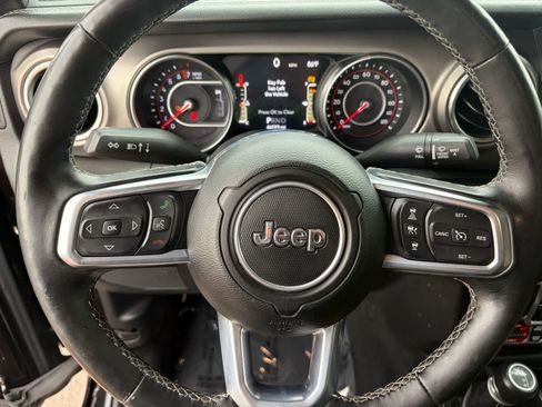 Used 2020 Jeep Gladiator Rubicon w/ Dual Top Group AWD/4WD image 12