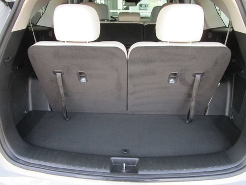 Used 2025 Kia Sorento S w/ Panoramic Sunroof Package FWD image 16