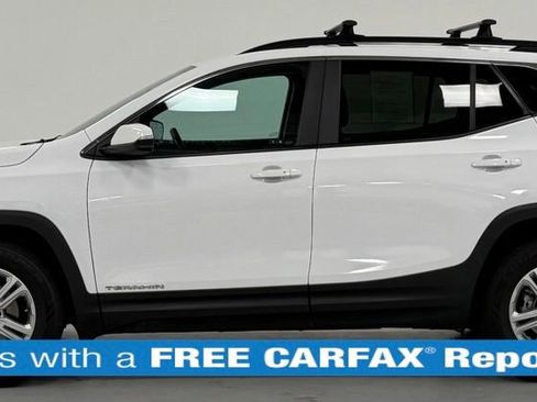 Used 2022 GMC Terrain SLE w/ Driver Convenience Package FWD image 2