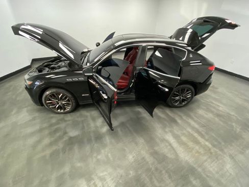 Used 2018 Maserati Levante GranLusso image 50