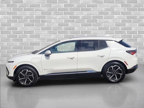 Certified 2024 Chevrolet Equinox EV LT FWD image 9