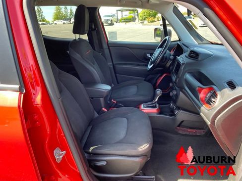 Used 2020 Jeep Renegade Trailhawk w/ Cold Weather Group AWD/4WD image 14