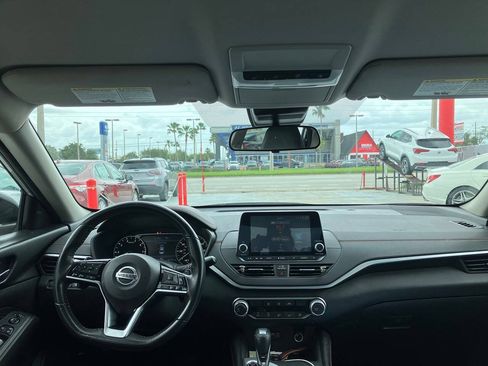 Used 2020 Nissan Altima 2.5 SR FWD image 4