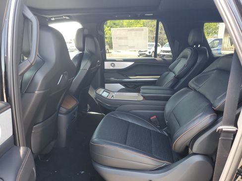 New 2026 Lincoln Navigator L Black Label AWD/4WD image 27