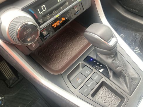 Certified 2022 Toyota RAV4 Limited image 23