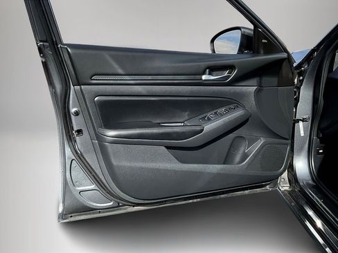 Used 2024 Nissan Altima 2.5 SV image 20