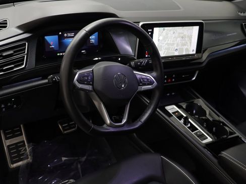 Used 2025 Volkswagen Atlas Cross Sport SEL Premium R-Line image 6