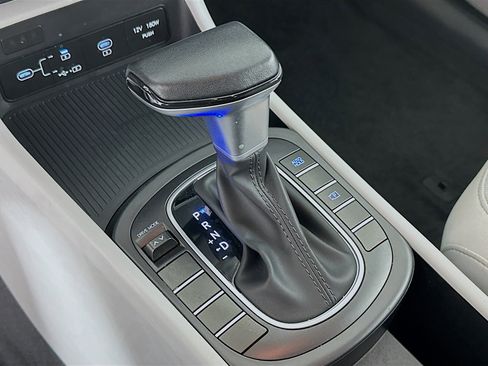 Used 2025 Hyundai Kona SEL image 25