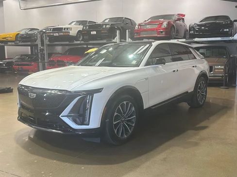 Used 2024 Cadillac Lyriq Sport AWD/4WD image 36