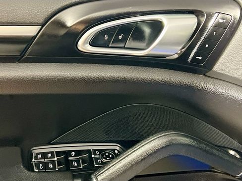 Used 2017 Porsche Cayenne S AWD/4WD image 6