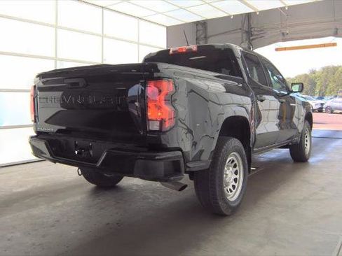 Used 2023 Chevrolet Colorado W/T RWD image 4