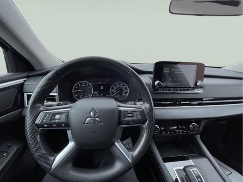 Used 2022 Mitsubishi Outlander ES image 25