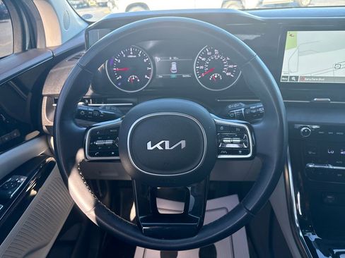 Used 2022 Kia Carnival SX FWD image 17