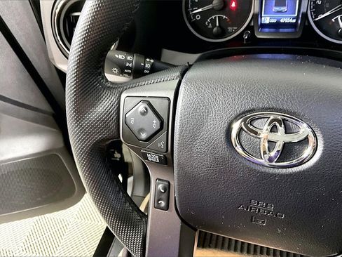 Used 2021 Toyota Tacoma TRD Sport image 14