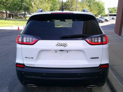 Used 2019 Jeep Cherokee Latitude Plus w/ Safety Group AWD/4WD image 6