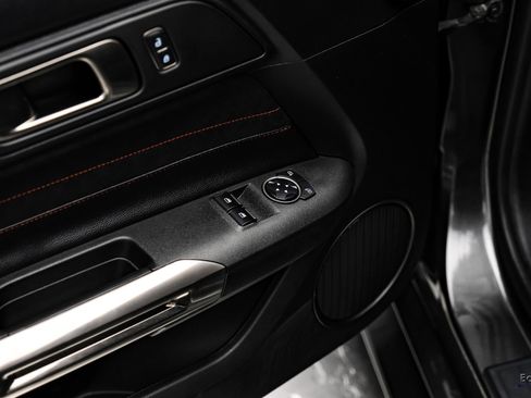 Used 2016 Ford Mustang Shelby GT350R w/ GT350R Equipment Group 920A image 84