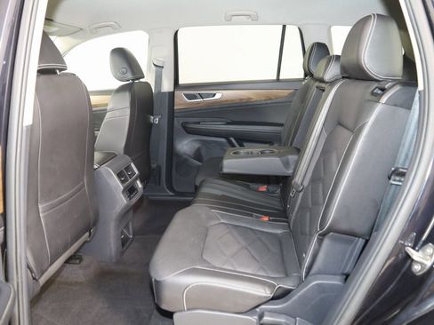 Used 2024 Volkswagen Atlas SE image 46