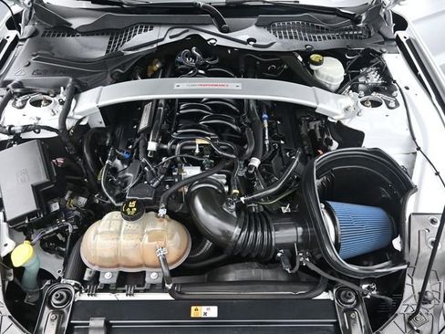 Used 2017 Ford Mustang Shelby GT350R w/ GT350R Equipment Group 920A RWD image 34