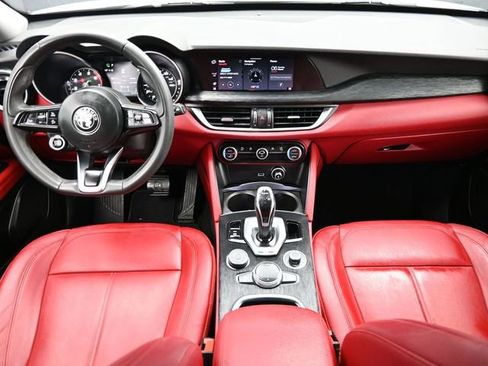 Used 2020 Alfa Romeo Stelvio Base image 12