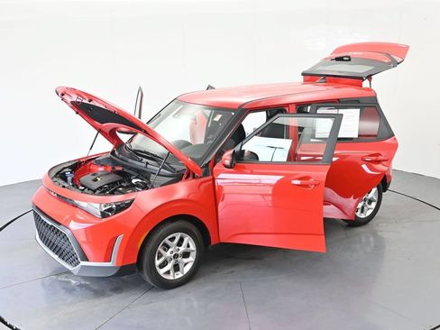 Used 2025 Kia Soul LX w/ LX Technology Package FWD image 41