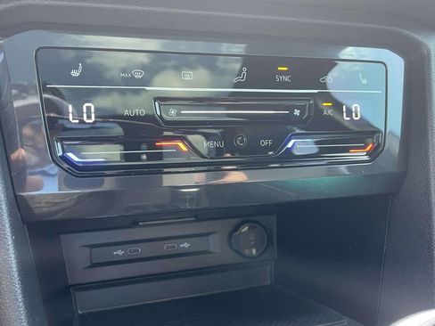 Used 2024 Volkswagen Tiguan SE R-Line image 21