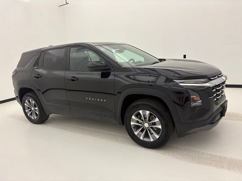 Used 2025 Chevrolet Equinox LT AWD/4WD image 1