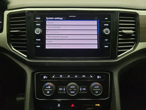 Used 2022 Volkswagen Atlas SE image 25