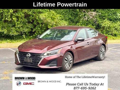 Used 2024 Nissan Altima 2.5 SV FWD image 1