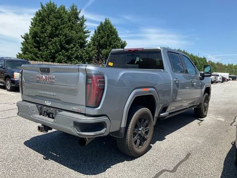 Used 2025 GMC Sierra 2500 AT4 w/ AT4 Premium Plus Package AWD/4WD image 7