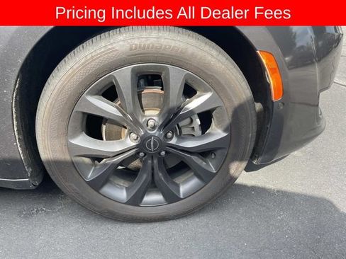 Used 2019 Chrysler Pacifica Touring-L Plus w/ Advanced Safetytec Group FWD image 9