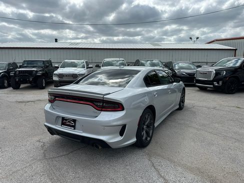 Used 2019 Dodge Charger R/T RWD image 5