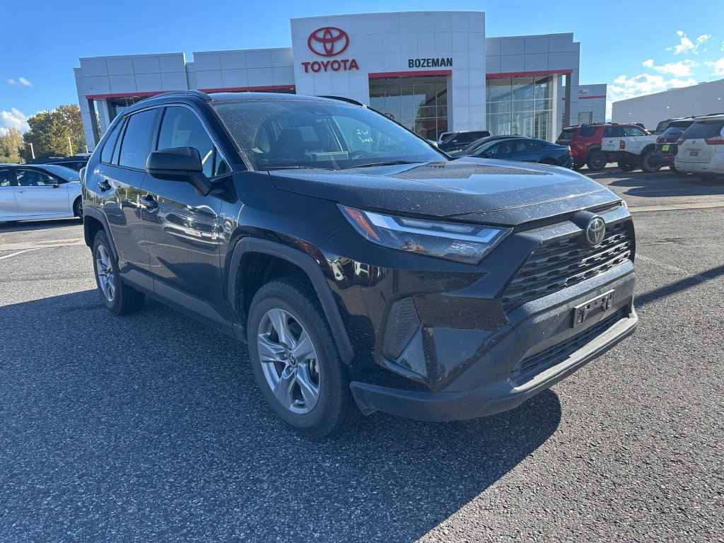 Used 2025 Toyota RAV4 LE AWD/4WD image 1