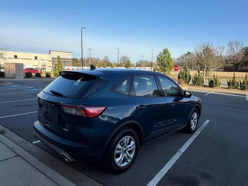 Used 2020 Ford Escape S image 5