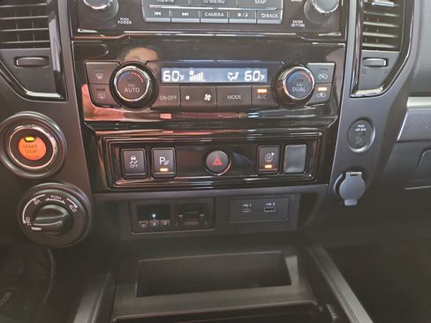 Used 2021 Nissan Titan PRO-4X w/ Pro-4x Utility Package AWD/4WD image 22