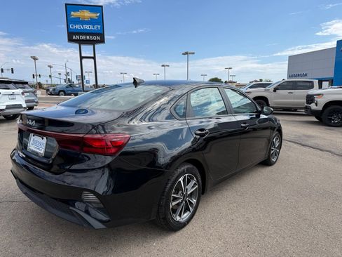 Used 2023 Kia Forte LXS FWD image 5