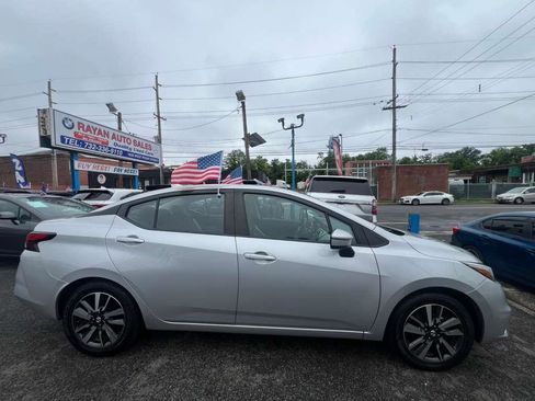 Used 2021 Nissan Versa SV FWD image 12