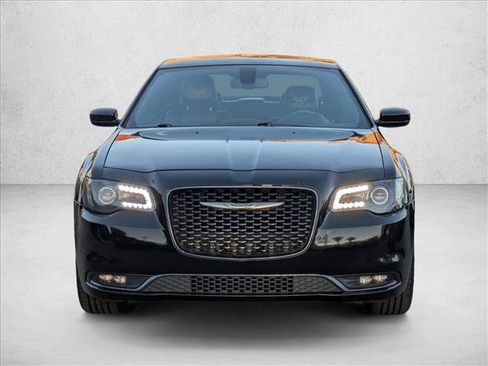 Used 2019 Chrysler 300 S image 2