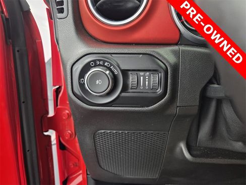 Used 2018 Jeep Wrangler Unlimited Rubicon w/ Dual Top Group image 31