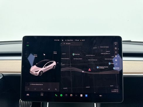 Used 2019 Tesla Model 3 Standard Range Plus image 4